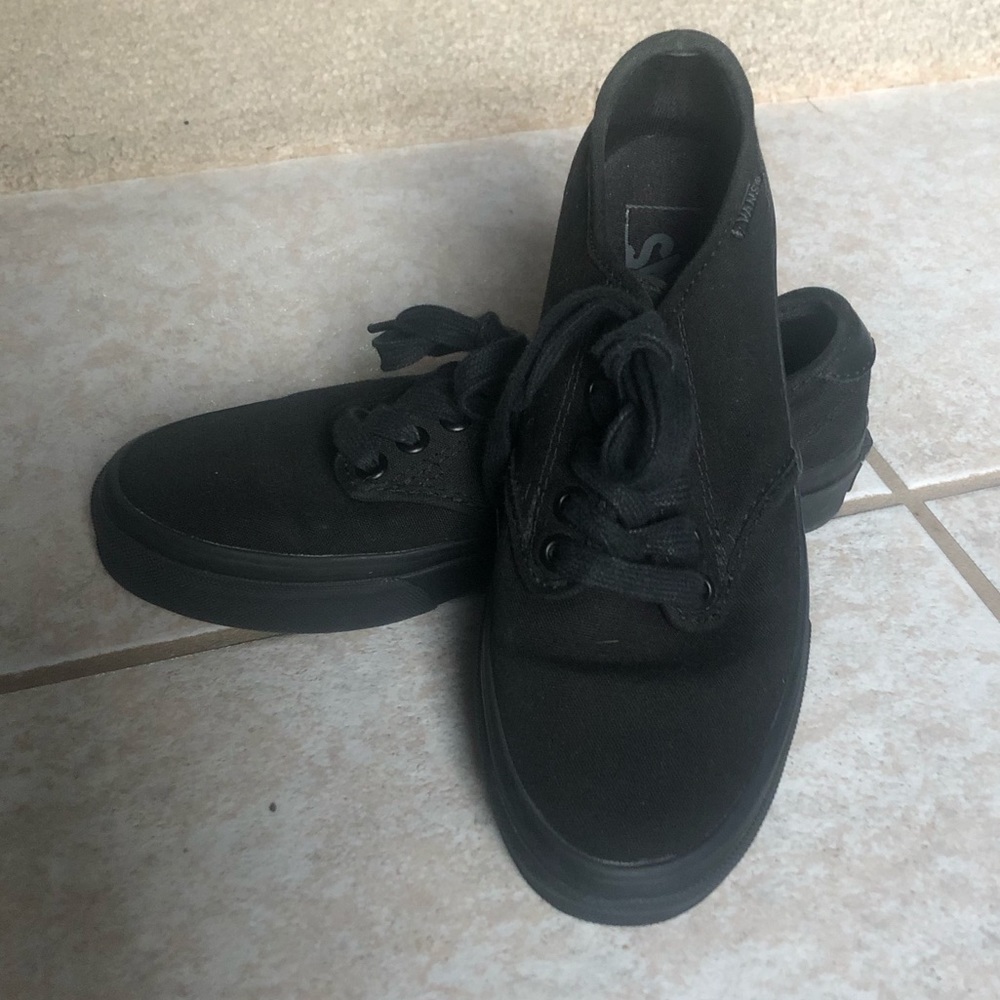 Black VANS ultracush shoes